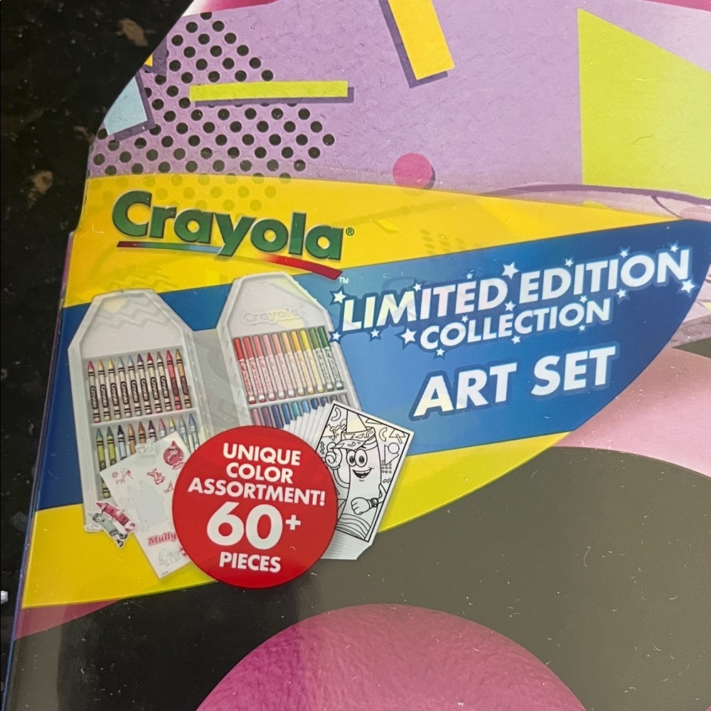 Crayola Limited Edition Collection Molly Mulberry Art Set - Picture 5 of 7